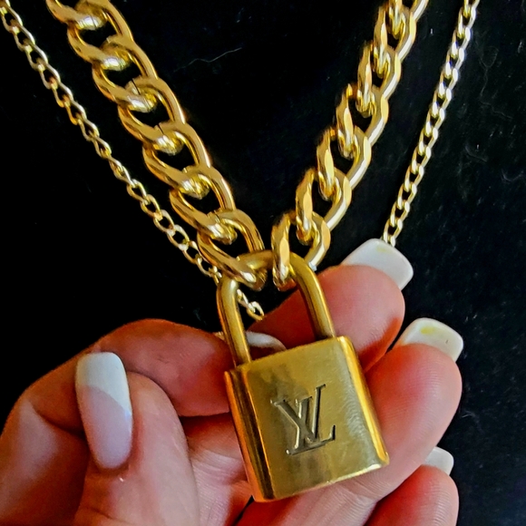 "ANOTHER ONE!" ⚠️ Authentic Louis Vuitton 🔐316 on a gorgeous DOUBLE Chain! - Picture 5 of 10